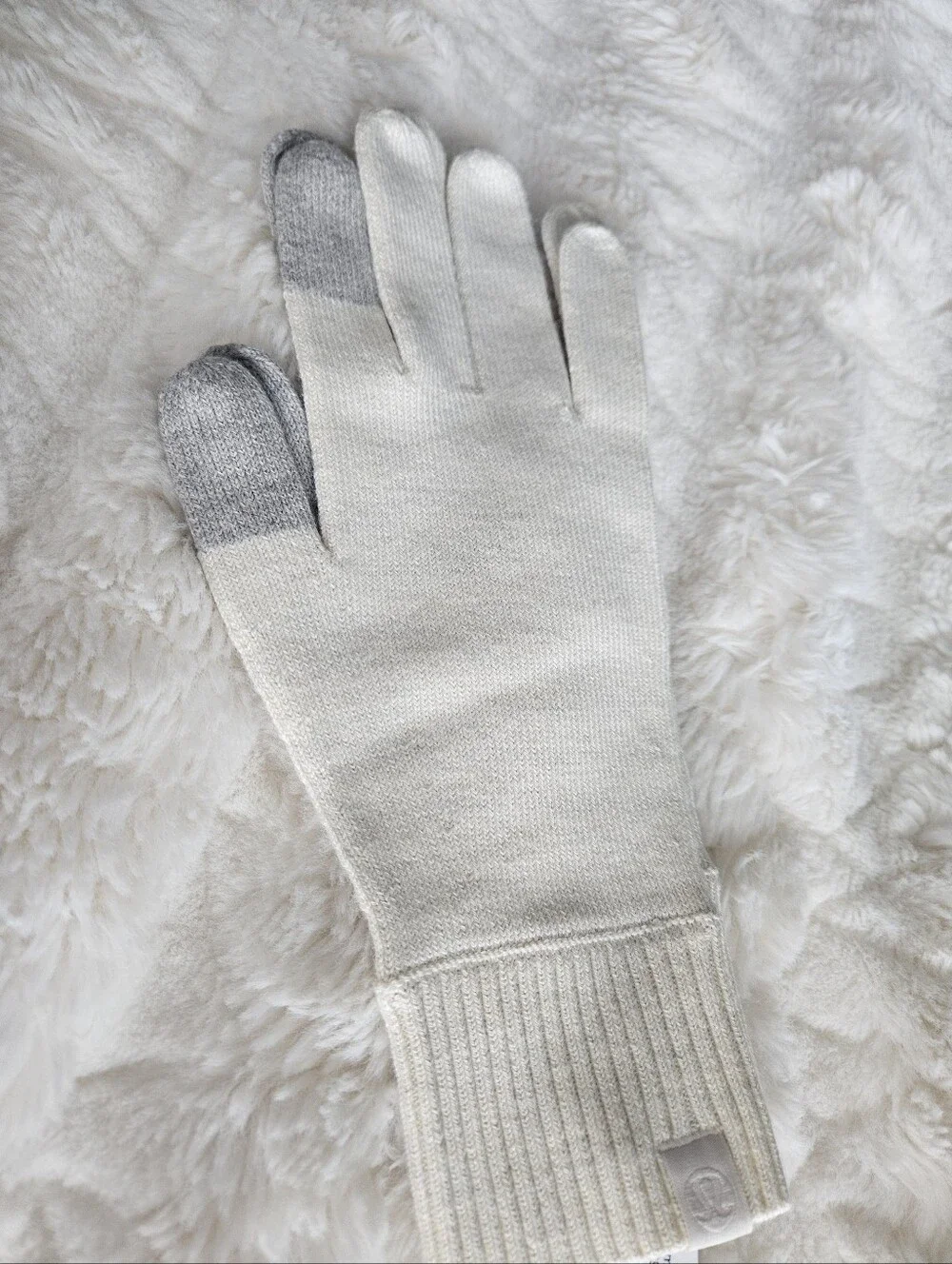 NWT Lululemon Warm Revelation Gloves Light Ivory Size L Wool Blend